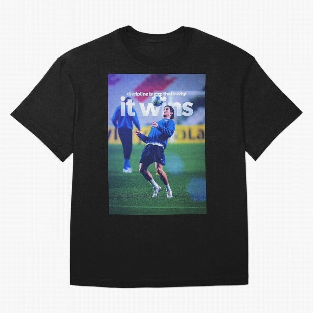 Cristiano Ronaldo - Discipline is rare that's why it wins Oversized T-Shirt Relive the FIFA World Cup 2026 USA Canada Mexico Journey through Cristiano Ronaldo, Haaland and CR7 Highlights, England and Germany Pride, Vintage Soccer Flavor, Modern