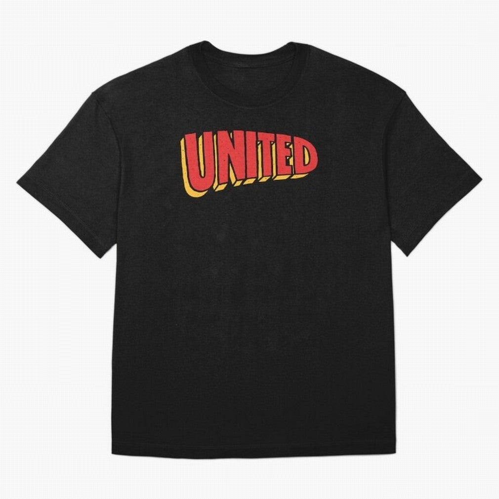 Manchester United Comic Style Oversized T-Shirt Unlock FIFA World Cup 2026 with Messi, CR7 and Mbappe, Netherlands Energy, Championship Spirit, Famous Goals, Roaring Crowds and International Football Unity; Perfect for Supporters Who Want Bold