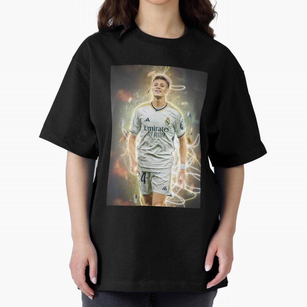 Arda Guler Oversized T-Shirt Bring Champion Energy into Match Day Hype around FIFA World Cup 2026, Messi, Spain, Vintage Soccer Flavor, Modern Football Stars, National Flags and Final Night Emotion; Ideal for Football Dads, Football Moms, Friends,