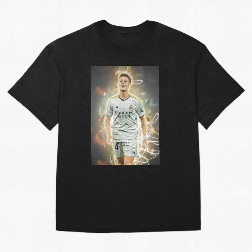 Arda Guler Oversized T-Shirt Bring Champion Energy into Match Day Hype around FIFA World Cup 2026, Messi, Spain, Vintage Soccer Flavor, Modern Football Stars, National Flags and Final Night Emotion; Ideal for Football Dads, Football Moms, Friends,