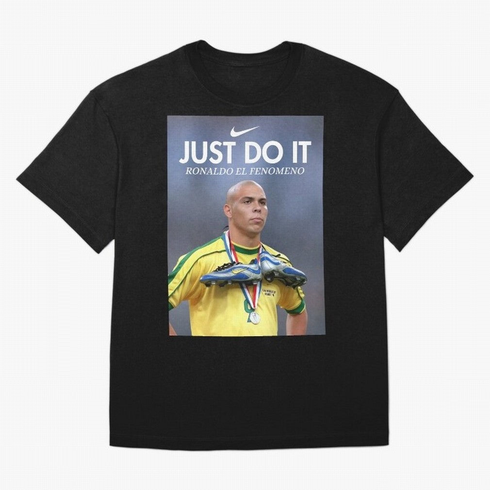 Ronaldo Fenomeno, Ronaldo Nazario Poster, Vintage Sports Decor, Living Room Decor For Walls, Sports Bedroom Decor, Game Room Decor, R9 Oversized T-Shirt Elevate FIFA World Cup 2026 for Fans of CR7 and Netherlands, Bringing Football Passion,