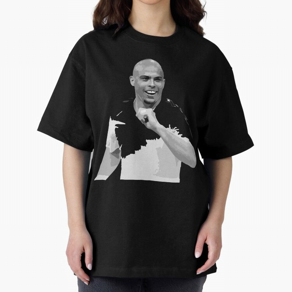 R9 Ronaldo Oversized T-Shirt Experience the Global Stage of FIFA World Cup 2026 Spirit, Made for Brazil, Cristiano Ronaldo, Sports Nostalgia, International Competition, Famous Players and Unforgettable Victories; Made for Collectors Who Enjoy