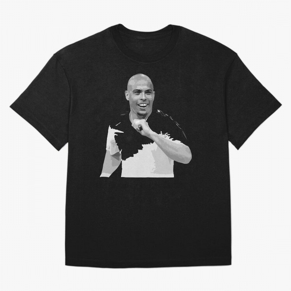 R9 Ronaldo Oversized T-Shirt Experience the Global Stage of FIFA World Cup 2026 Spirit, Made for Brazil, Cristiano Ronaldo, Sports Nostalgia, International Competition, Famous Players and Unforgettable Victories; Made for Collectors Who Enjoy