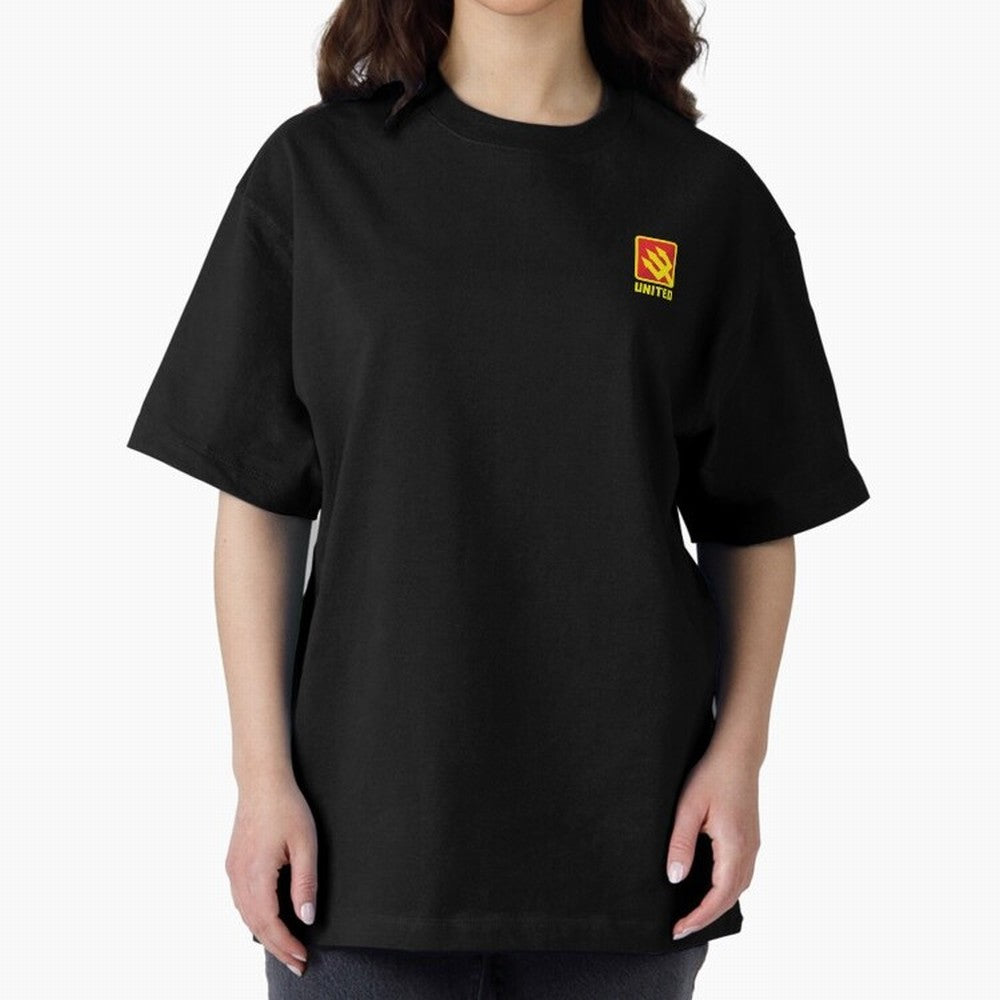 Manchester United Minimal Badge Oversized T-Shirt Follow the Final Road of the FIFA World Cup 2026 Journey through Mbappe Highlights, Portugal, Spain and Germany Pride, Championship Spirit, Famous Goals, Roaring Crowds and International Football